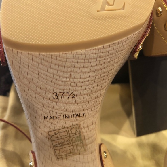 Louis Vuitton heels - Picture 5 of 5